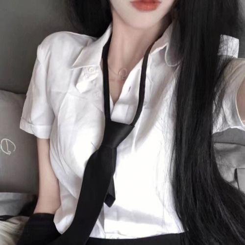 变装男侍